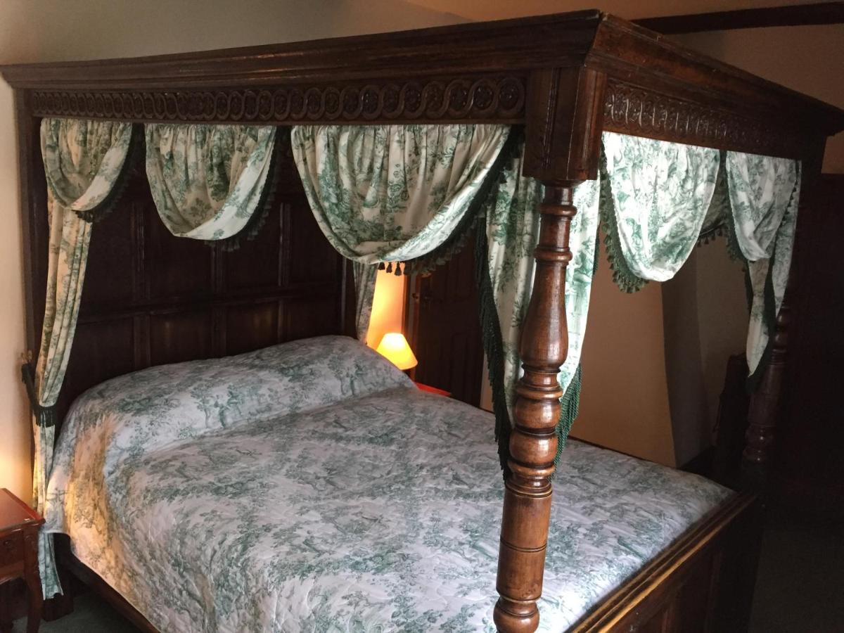 Hotel Cross Keys 2*