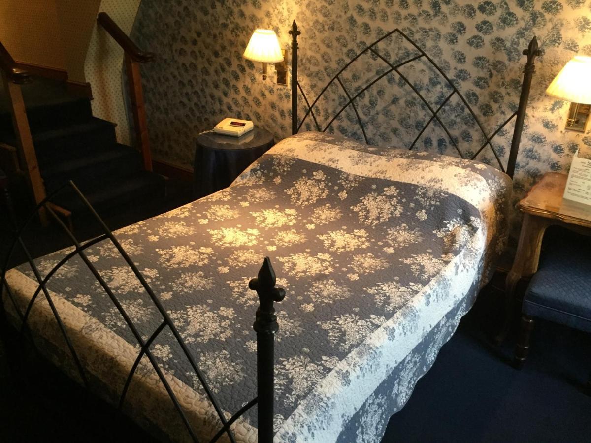 Hotel Cross Keys