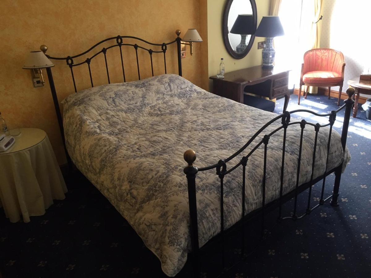 Hotel Cross Keys
